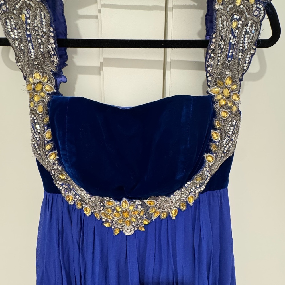Embellished Indian Evening Gown with Velvet Bust - Picture 7 of 10